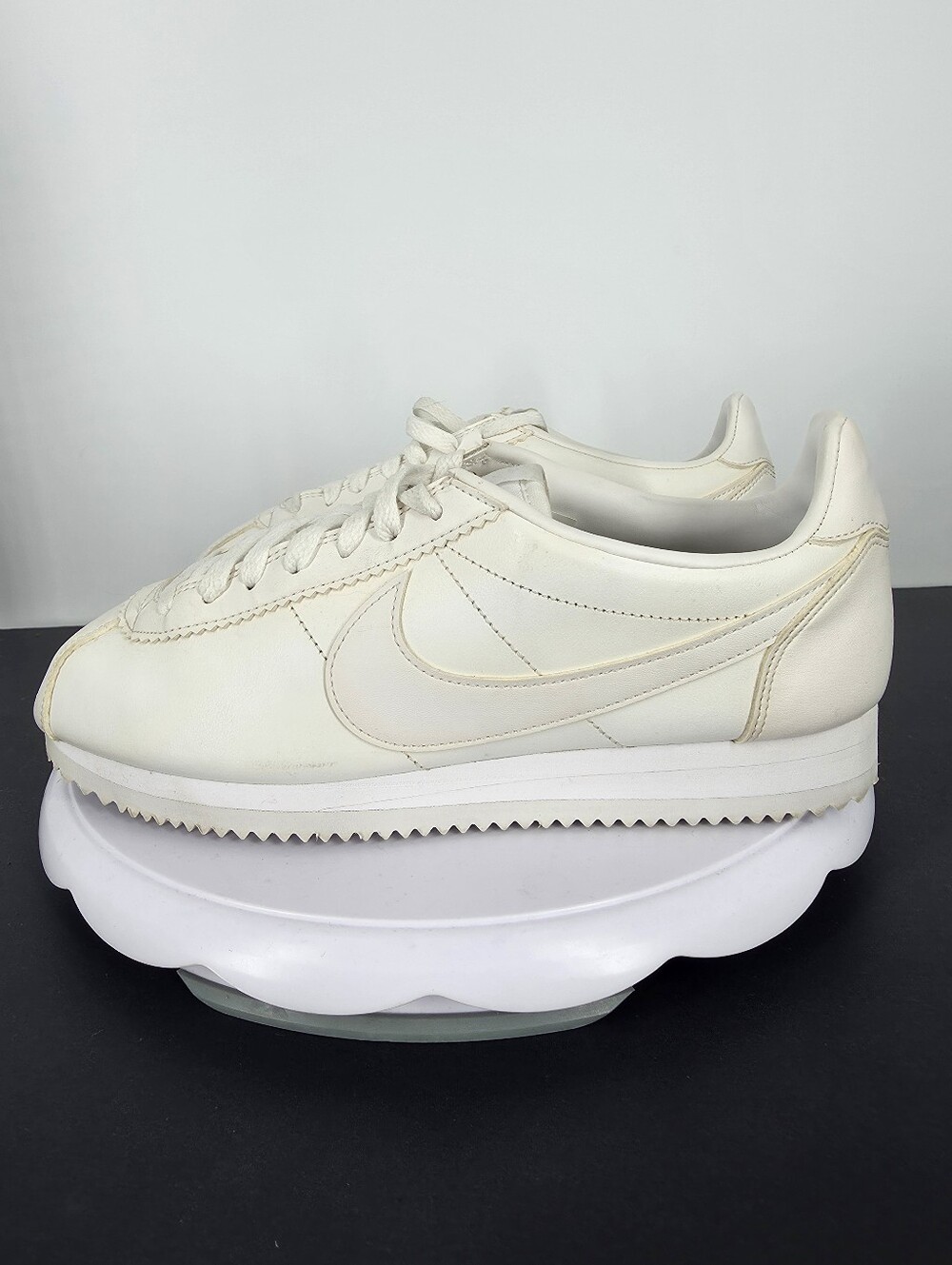 Nike Classic Cortez Leather White Light Bone 807471-102 Mens Size 9 Retro Low